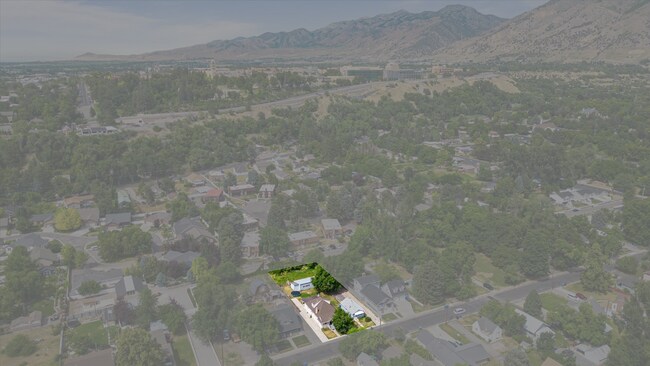 Building Photo - 729 E 200 N