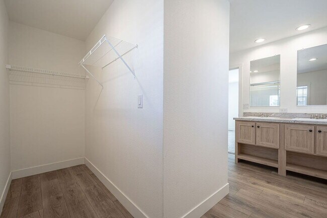 Building Photo - 8559 E Coralbell Ave