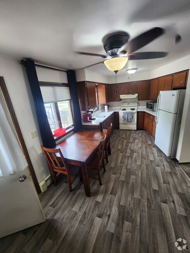Building Photo - 202 Osius St