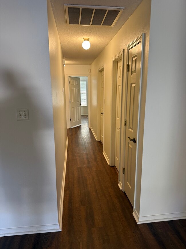 Building Photo - 1811 Ingalls Ln