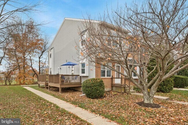 Building Photo - 422 Wendover Dr