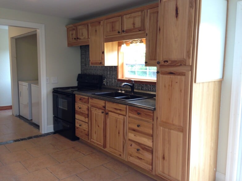 Kitchen - 378 Gunnison