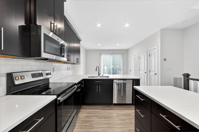 Building Photo - 530 Billingsley Rd