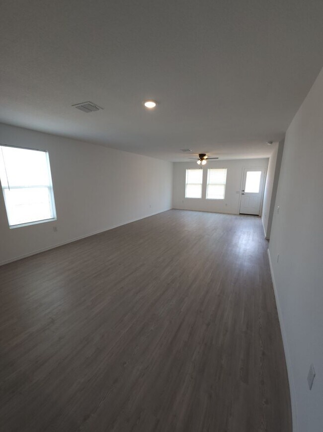 Building Photo - Mission Del Lago- South of San Antonio, Tx