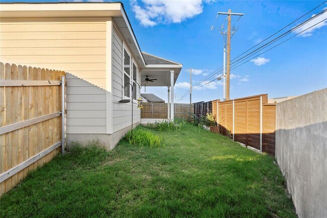 Building Photo - 15701 Oglethorpe Dr