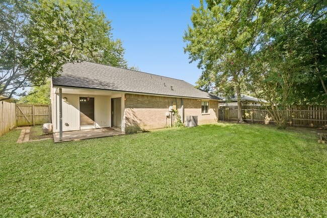 Building Photo - 6811 Blue Ridge Dr