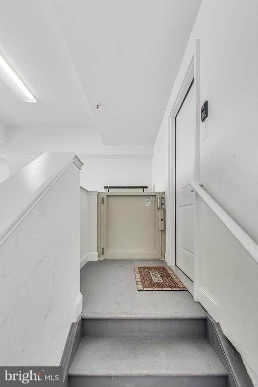 Building Photo - 10821 Symphony Park Dr