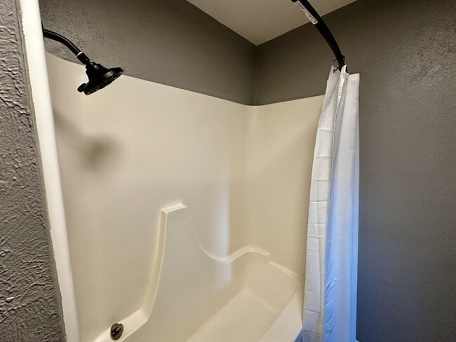 Building Photo - **MOVE IN SPECIAL - FIRST MONTH'S RENT FREE!!** "Charming 2-Bed Condo in Golden, CO - Cozy Living!"