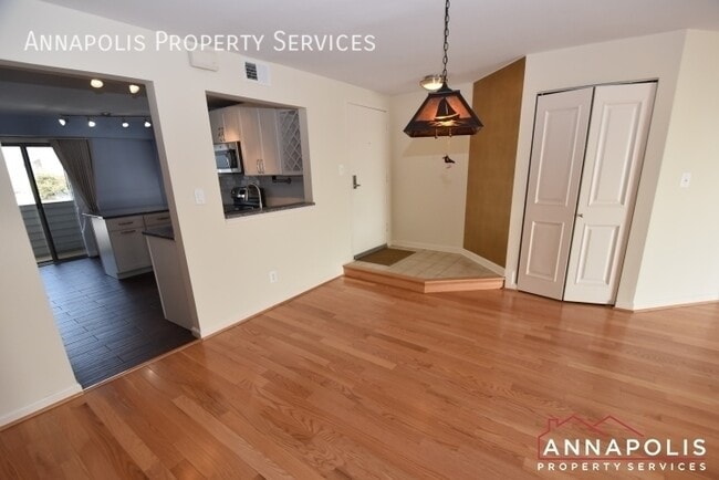 Building Photo - 2024 Quay Village Ct