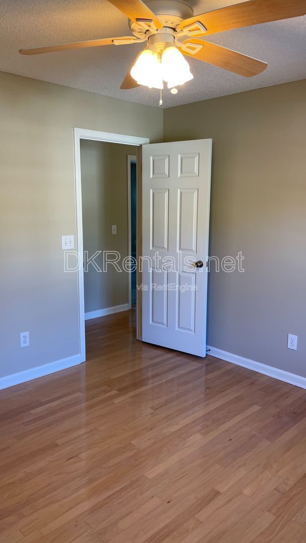 Building Photo - 416 Carmain Ln