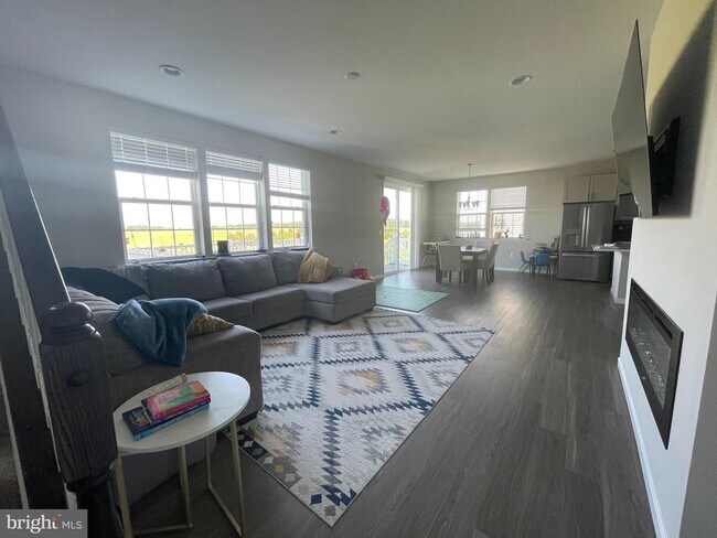 Building Photo - 137 Brandenbury Ct