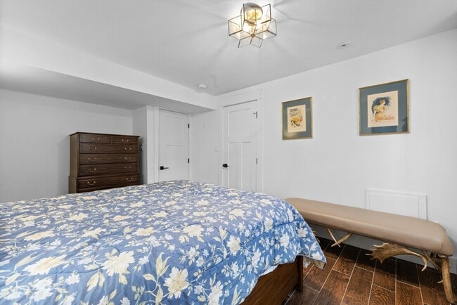 Building Photo - 38 Chester St