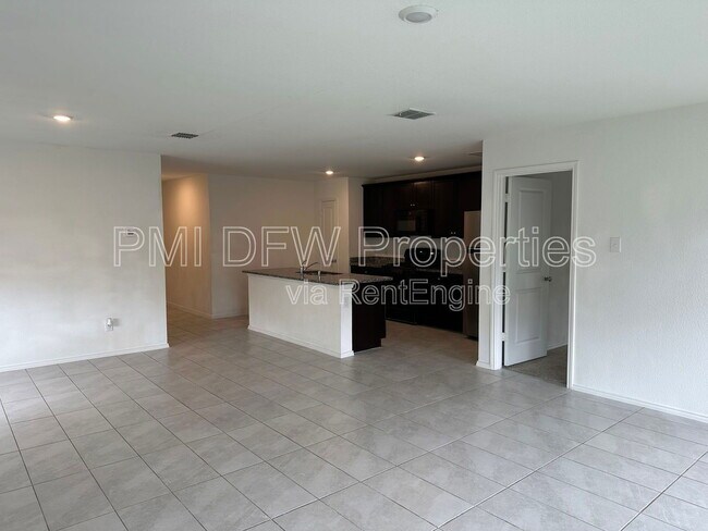 Building Photo - 1638 Woodbrook Dr