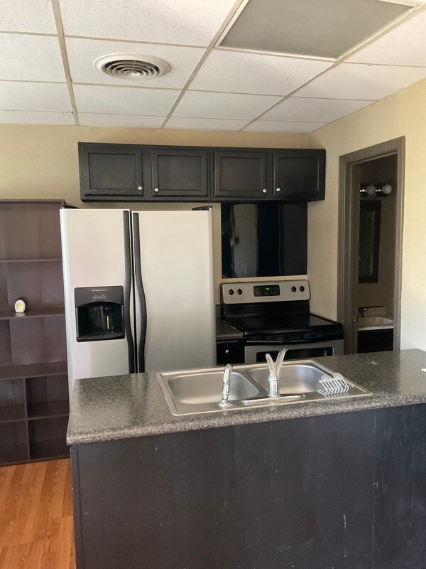 Building Photo - 709 S 13th St