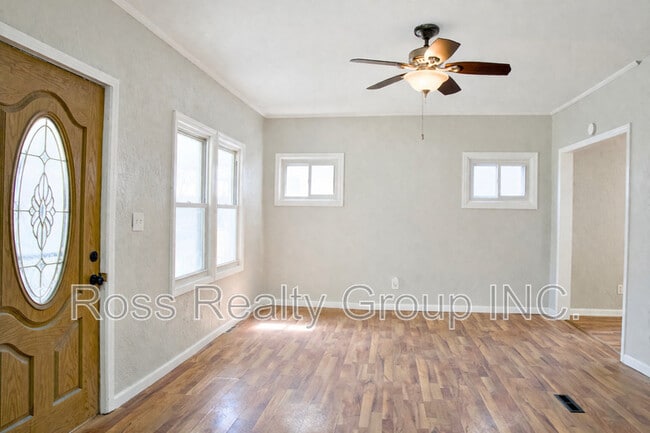 Building Photo - 518 Shasta Dr