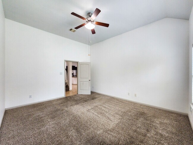 Building Photo - 4515 Greenleaf Dr