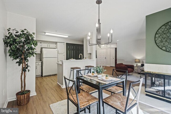 Building Photo - 5006 Dorsey Hall Dr