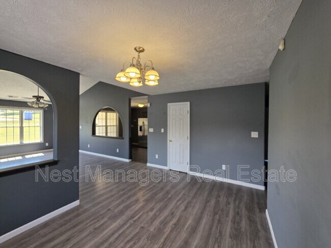 Building Photo - 7732 Redwood Ave
