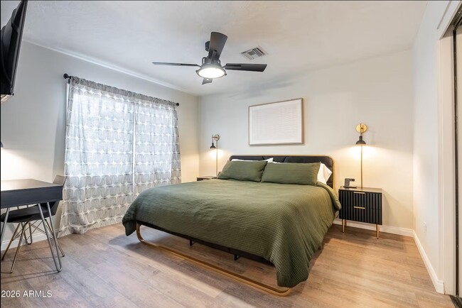 Building Photo - 2506 E Aster Dr