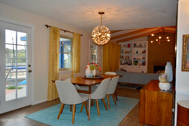 Building Photo - 10640 Vista Alegre Dr