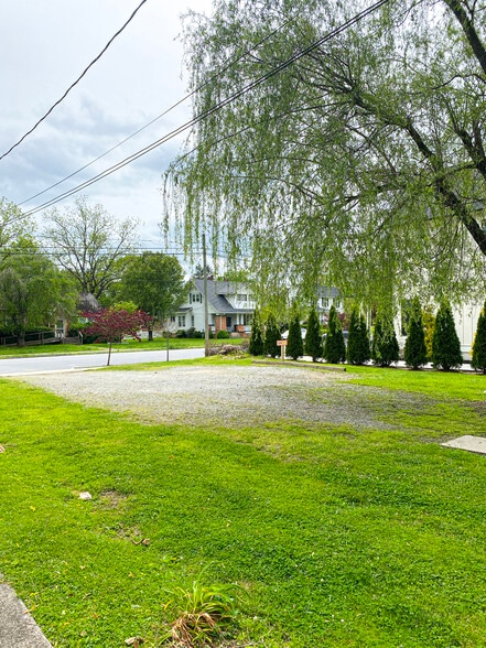 Building Photo - 254 W Main St