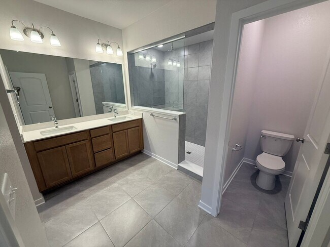 Building Photo - New 2026 3-Bedroom Townhome in Kinston Near HUB