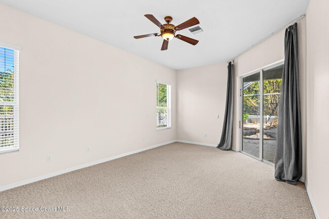 Building Photo - 943 Carriage Hill Rd