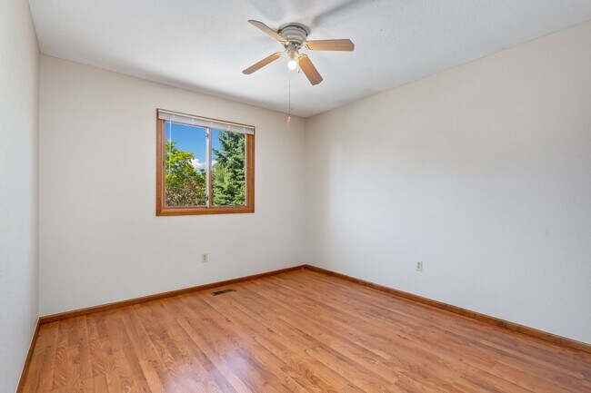 Building Photo - 718 Justice Dr