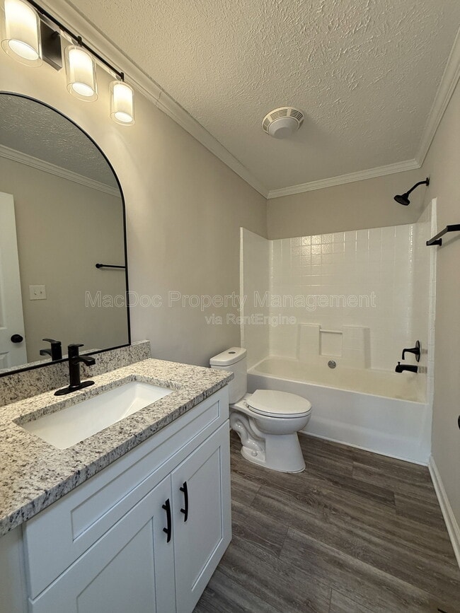 Building Photo - 10504 Benchmark Rd