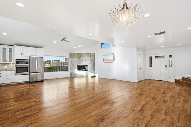 Building Photo - Fully Renovated Home in University City!