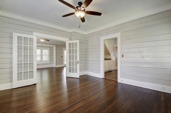 Building Photo - 6bed/3bath House in West Campus