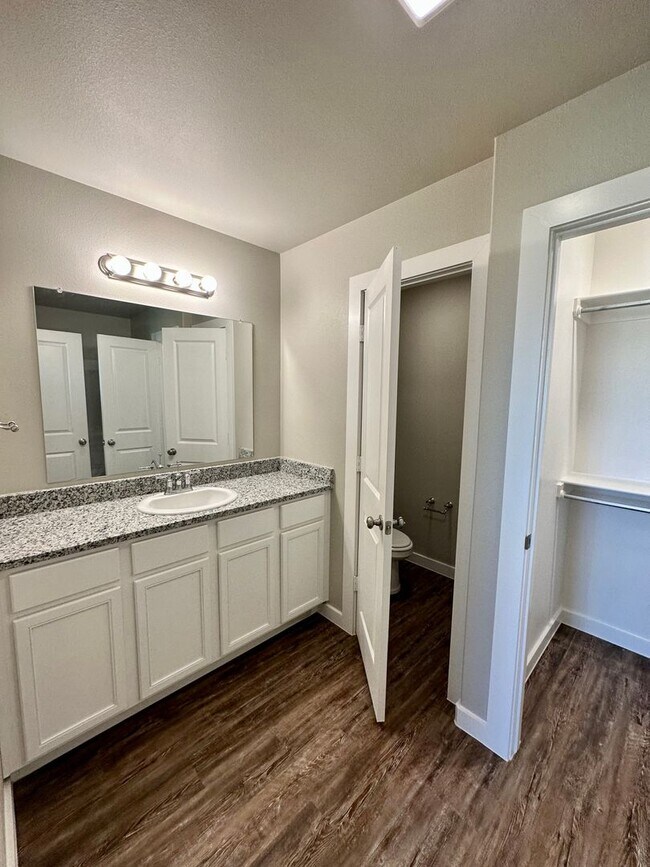 Building Photo - 2005 Aberdeen Ave