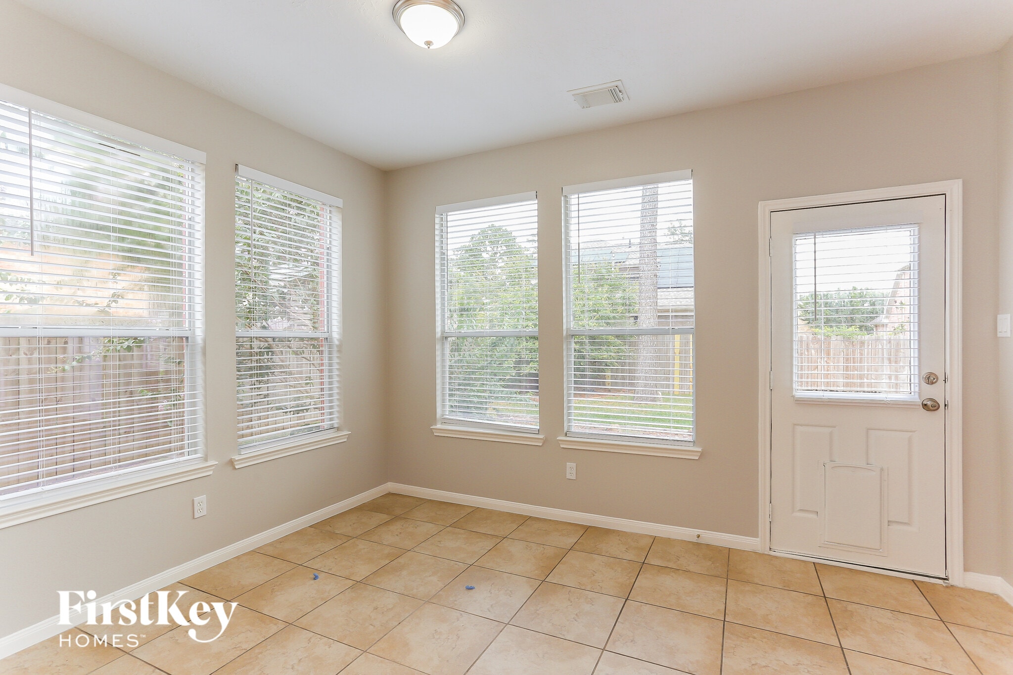 Building Photo - 18514 Skippers Helm