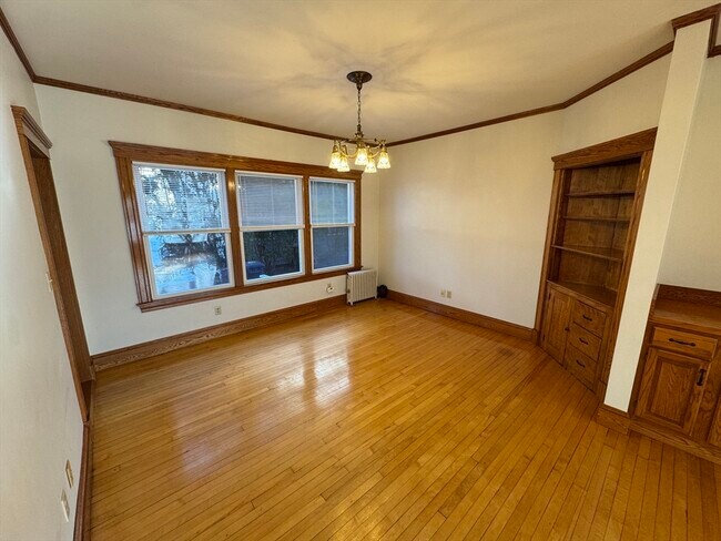 Building Photo - 41 Hawthorn St