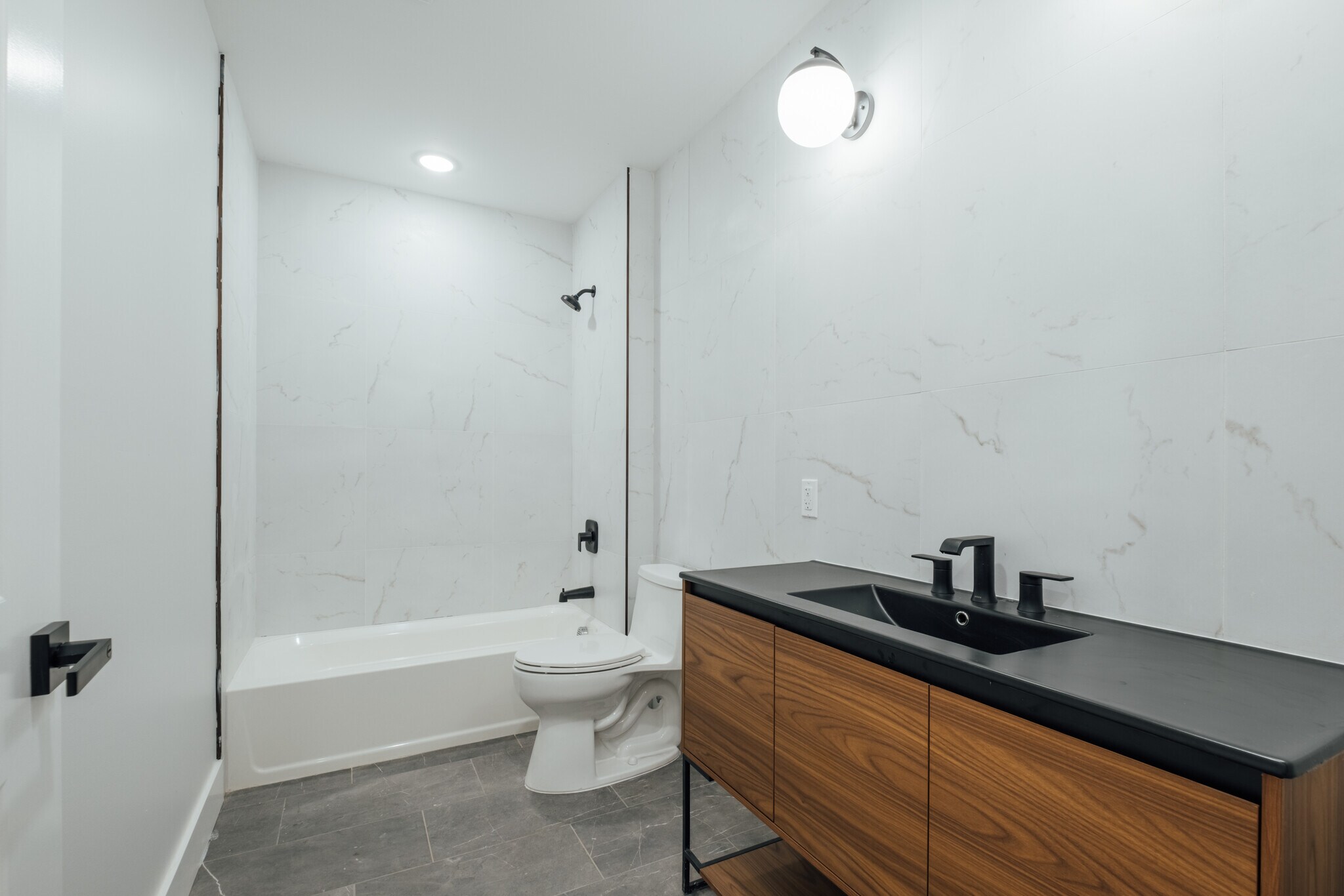 Building Photo - 90 Hollywood Ave