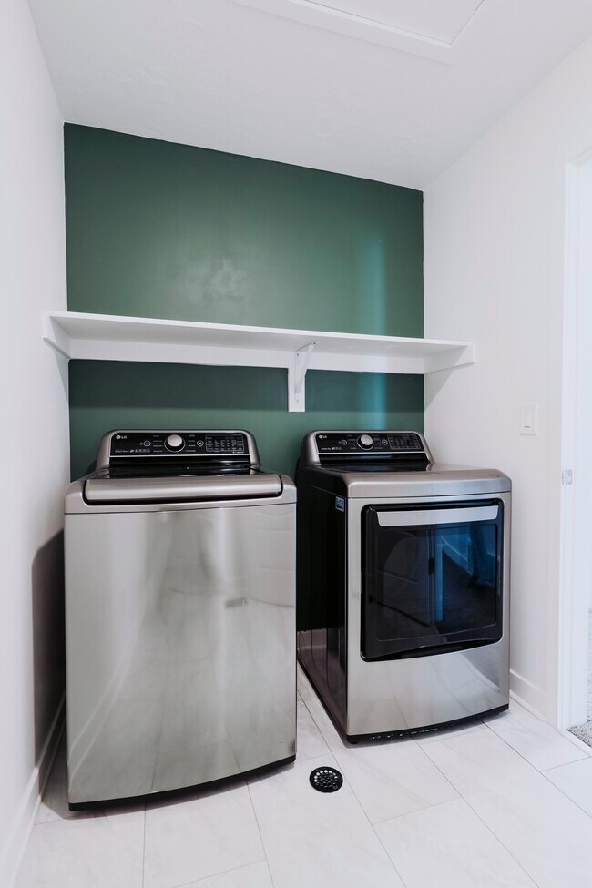 Building Photo - 216 E Allegheny Pl