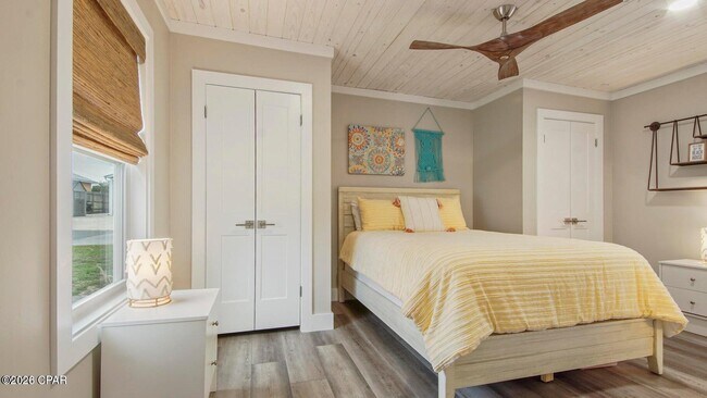 Building Photo - 307 Dolphin Dr