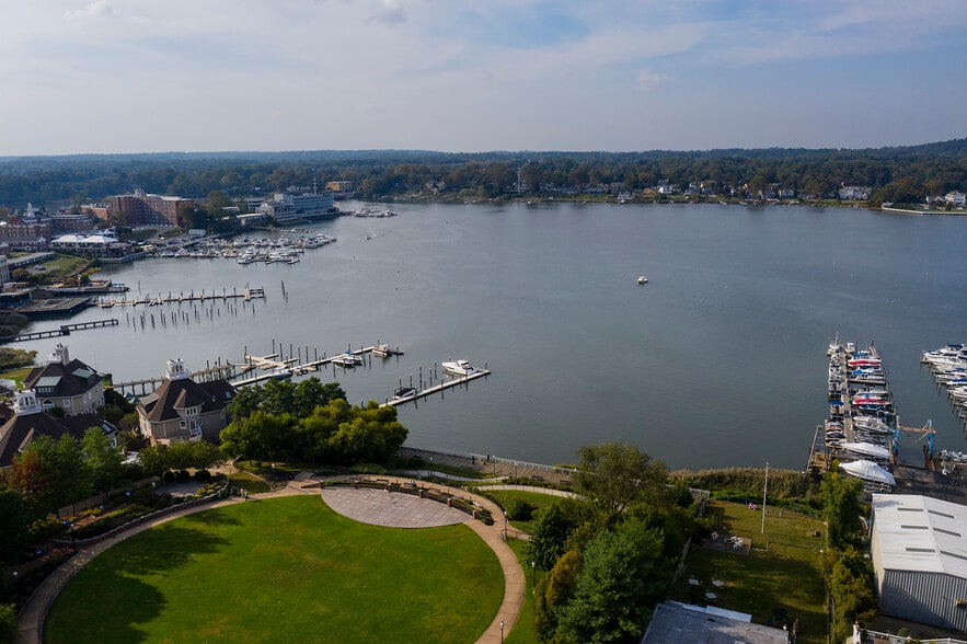 Building Photo - 37 Waverly Pl