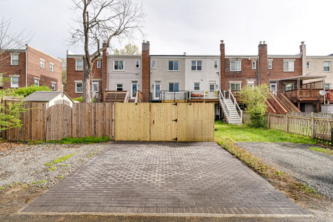 Building Photo - 255 Evans Ln