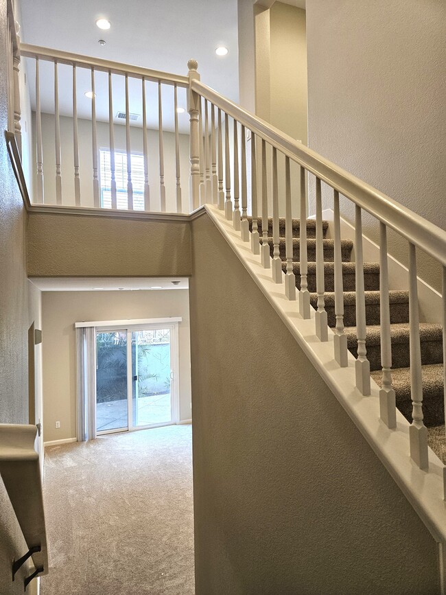 Building Photo - 143 W Saltillo Ln