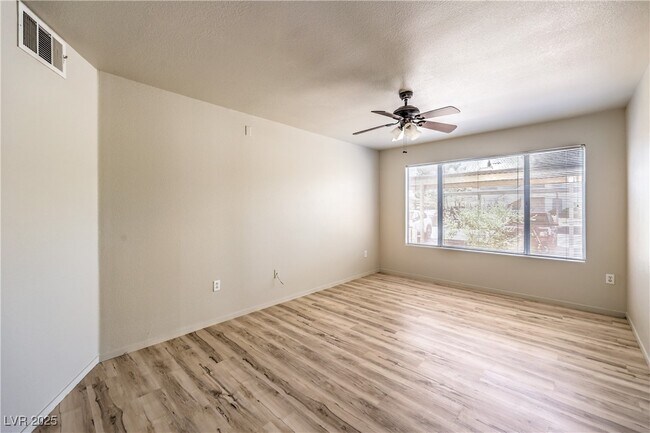 Building Photo - 5710 E Tropicana Ave