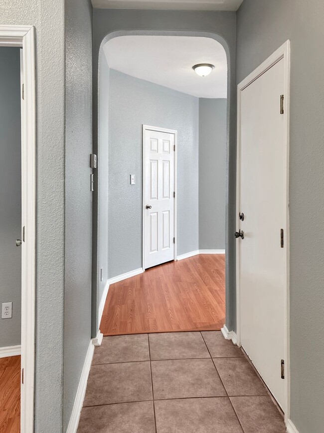 Building Photo - Alamo Ranch 3/2 + Flex Space, Stainless Appliances & 2-Car Garage