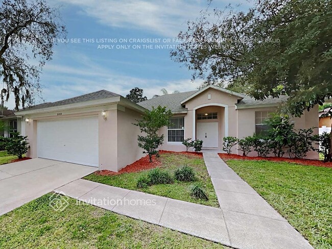 Building Photo - 2430 Leaning Pine St