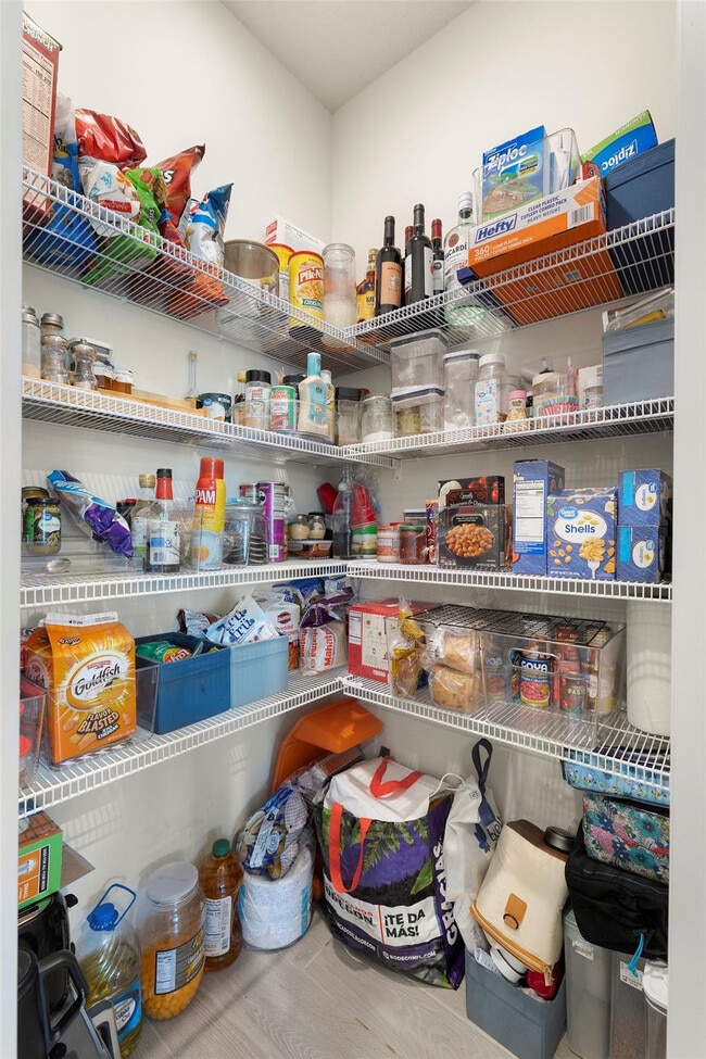 Building Photo - 1653 Lindley St