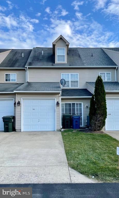 Building Photo - 303 Leontyne Pl