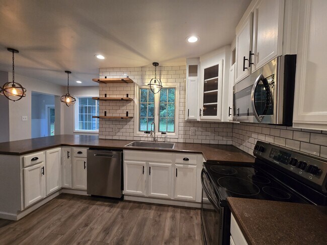Building Photo - 2808 Livery Way
