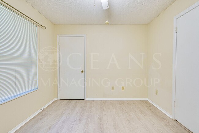 Building Photo - 2 Bedroom Nestled Away in the Heart of Daytona