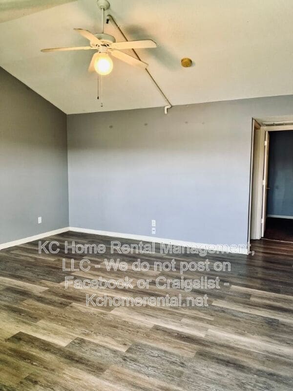 Building Photo - 6836 N Olive St