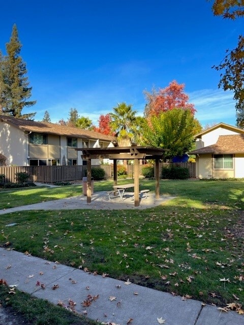 Building Photo - 1745 Countrywood Ct