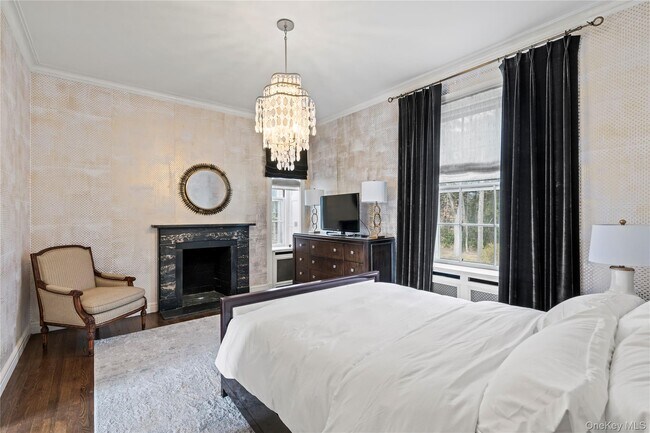 Building Photo - 393 Oyster Bay Road